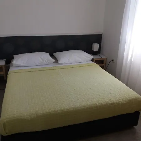 Jure Apartment