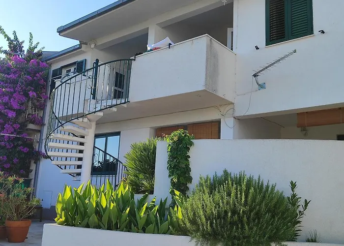 Jure רוגוזניצה