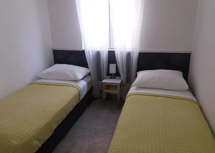 Jure * רוגוזניצה