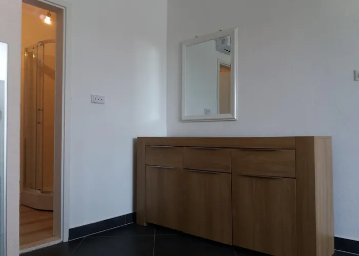 Jure * רוגוזניצה